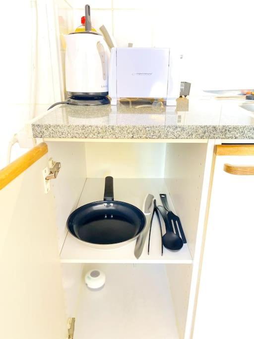 Apartment Self Check-in Cozy Studio Near Kamppi Metro, Hietaranta Beach!