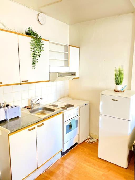 Apartment Self Check-in Cozy Studio Near Kamppi Metro, Hietaranta Beach! *