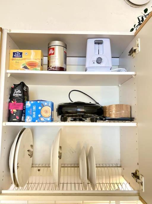 Apartment Self Check-in Cozy Studio Near Kamppi Metro, Hietaranta Beach! Helsinki